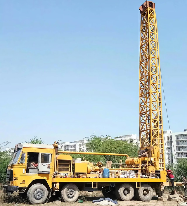 Tube well drilling rig